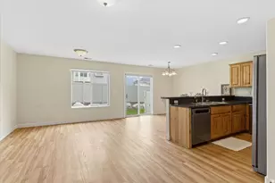 2082 N Evans Cove Loop W, Layton, UT 84041 - Photo 6