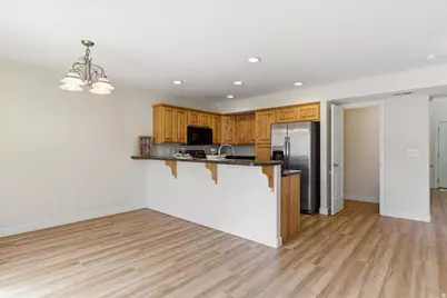 2082 N Evans Cove Loop W, Layton, UT 84041 - Photo 10