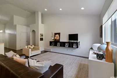 2037 E Brookings Dr, Draper (UT Cnty), UT 84020 - Photo 4