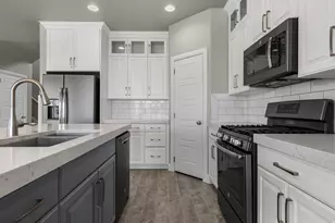 999 N Casitas Loop, Washington, UT 84780 - Photo 6