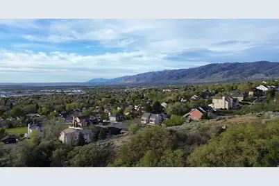 601 Oakview Ct, North Salt Lake, UT 84054 - Photo 2