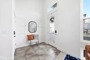 4563 W Daybreak Rim Way S, South Jordan, UT 84009 - Photo 4