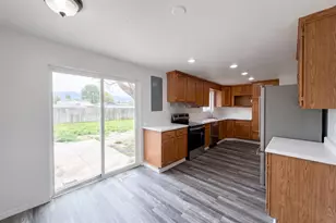 408 N 1500 W, Clinton, UT 84015 - Photo 8