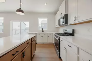 3633 N Eagle Dr, Eagle Mountain, UT 84005 - Photo 2