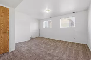 2332 W 6200 S, Taylorsville, UT 84129 - Photo 16