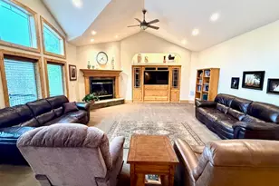 596 E 4190 N, Provo, UT 84604 - Photo 8