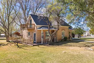 389 N 100 E, Spring City, UT 84662 - Photo 2