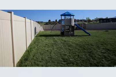 735 S Hillcrest Loop, Malad City, ID 83252 - Photo 8