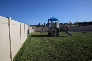 735 S Hillcrest Loop, Malad City, ID 83252 - Photo 8