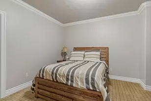 1074 E Black Forest Dr S, Sandy, UT 84094 - Photo 36