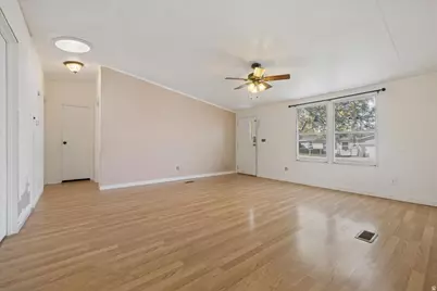 449 W Richard St, Grantsville, UT 84029 - Photo 4