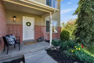 476 S Windcrest Way, Kaysville, UT 84037 - Photo 2
