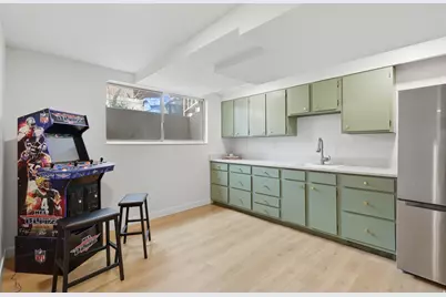 2508 E Robidoux Rd S, Sandy, UT 84093 - Photo 32