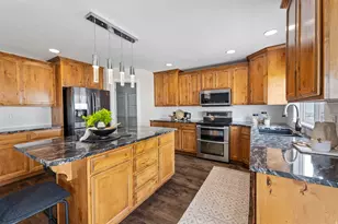 2209 S Hunter Dr, Saratoga Springs, UT 84045 - Photo 12