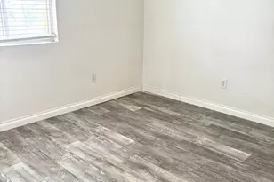 550 S 400 E, Salt Lake City, UT 84111 - Photo 2