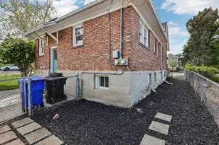 195 E 100 N, Bountiful, UT 84010 - Photo 40