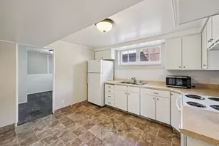 195 E 100 N, Bountiful, UT 84010 - Photo 34