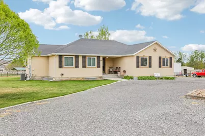2464 E Autumn Dr, Eagle Mountain, UT 84005 - Photo 2