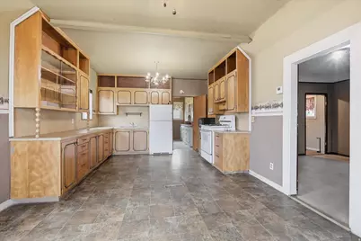 137 Bannock St, Malad City, ID 83252 - Photo 4