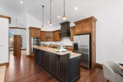 10637 S Crescent Bend Dr, Sandy, UT 84070 - Photo 14
