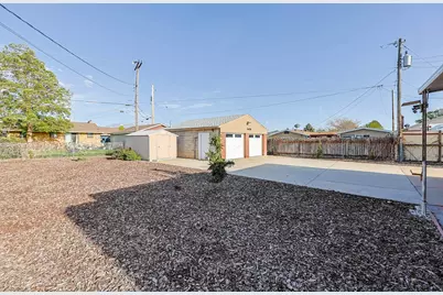 5476 S 2100 W, Roy, UT 84067 - Photo 28