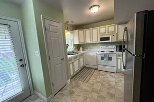 1672 S Canyonwoods E, Ogden, UT 84404 - Photo 10
