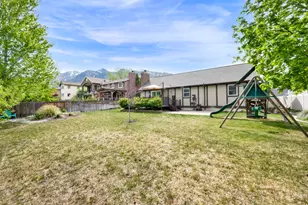 2373 E Glacier View Dr S, Sandy, UT 84092 - Photo 30