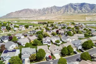 156 Crystal Bay Dr, Stansbury Park, UT 84074 - Photo 2