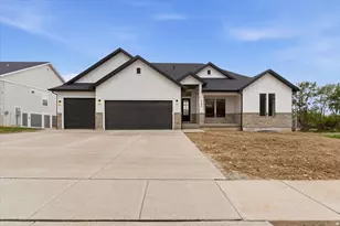 703 E 2750 N, North Ogden, UT 84414 - Photo 2