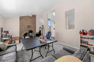 6883 S 2510 E, Cottonwood Heights, UT 84121 - Photo 6