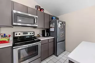 6883 S 2510 E, Cottonwood Heights, UT 84121 - Photo 12