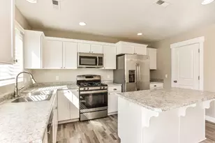 3562 S Bridgeview Ln W, Syracuse, UT 84075 - Photo 10