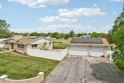2668 W Horseshoe Cir, South Jordan, UT 84095 - Photo 2