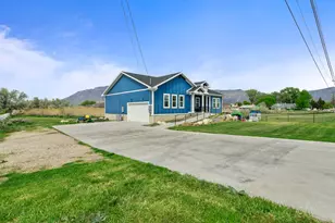 2574 W 1900 N, Farr West, UT 84404 - Photo 4
