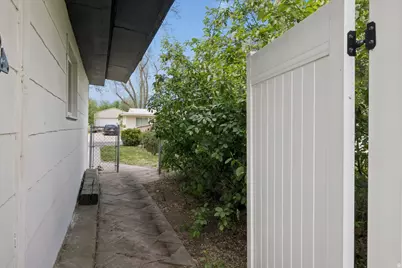 962 N La Verde, Layton, UT 84041 - Photo 18