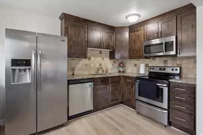 962 N La Verde, Layton, UT 84041 - Photo 6