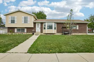 9571 S David St E, Sandy, UT 84070 - Photo 2