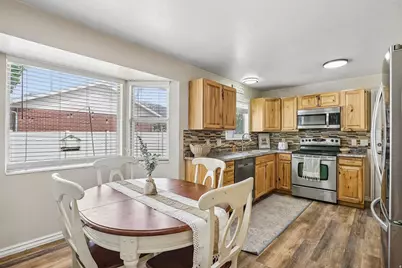 9571 S David St E, Sandy, UT 84070 - Photo 8
