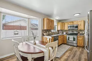 9571 S David St E, Sandy, UT 84070 - Photo 8