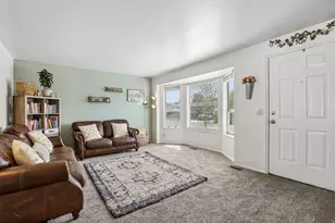 9571 S David St E, Sandy, UT 84070 - Photo 4