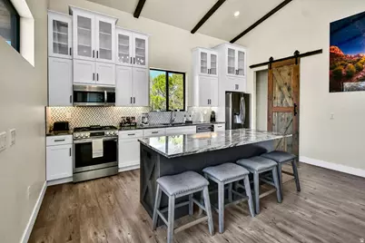 275 N 400 E, Annabella, UT 84711 - Photo 12