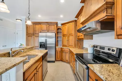 983 W 1055 N #812, Orem, UT 84057 - Photo 2