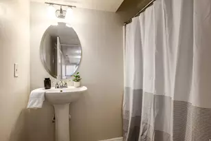 1930 E Aspen Leaf Pl, Draper, UT 84020 - Photo 38