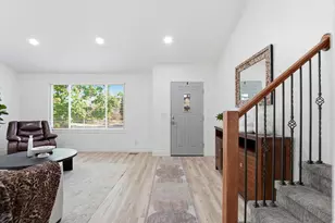 3162 E Candytuft St S, Cottonwood Heights, UT 84121 - Photo 12