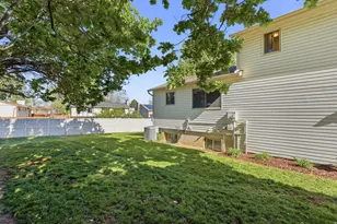 3162 E Candytuft St S, Cottonwood Heights, UT 84121 - Photo 40