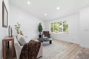 3162 E Candytuft St S, Cottonwood Heights, UT 84121 - Photo 8