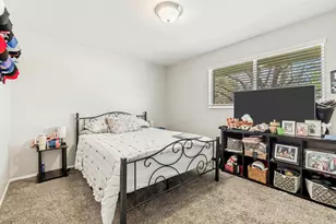 29 E 925 N, Orem, UT 84057 - Photo 32