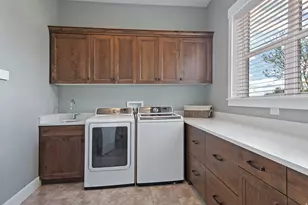 10708 S Dielsdorf Rd E, Sandy, UT 84092 - Photo 40