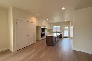 1276 W Hendrix St, Riverton, UT 84065 - Photo 4