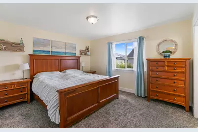 2428 E Jim Bridger Dr, Eagle Mountain, UT 84005 - Photo 8